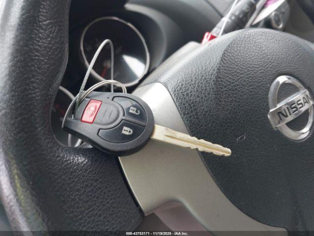 Nissan Rogue S Image 5