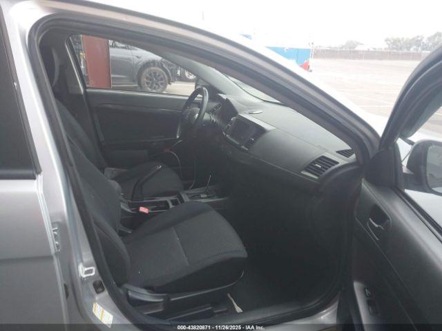 Mitsubishi Lancer Image 2