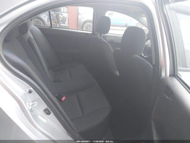 Mitsubishi Lancer Image 10