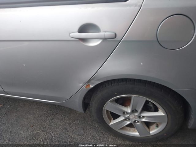 Mitsubishi Lancer Image 6