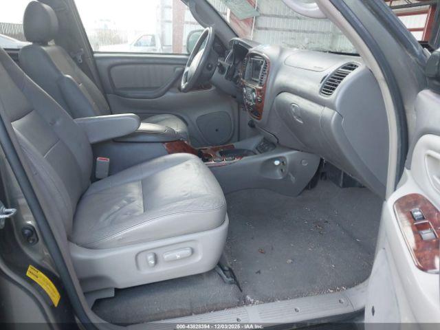 Toyota Sequoia Limited V8 Image 3