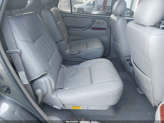 Toyota Sequoia Limited V8 Image 5