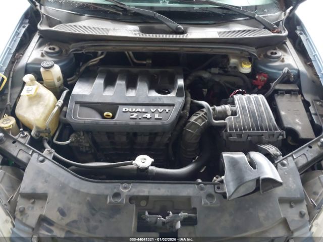 Chrysler 200 Touring Image 10