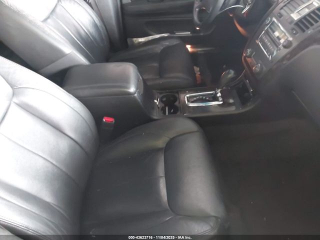 Cadillac DTS Standard Image 5