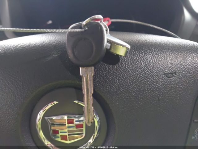 Cadillac DTS Standard Image 12