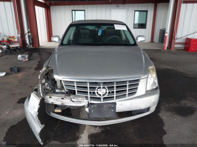 Cadillac DTS Standard Image 13