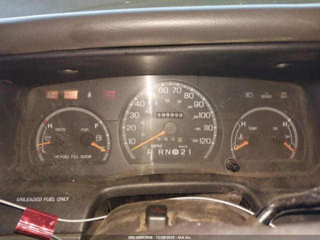 Ford Crown Victoria Image 10