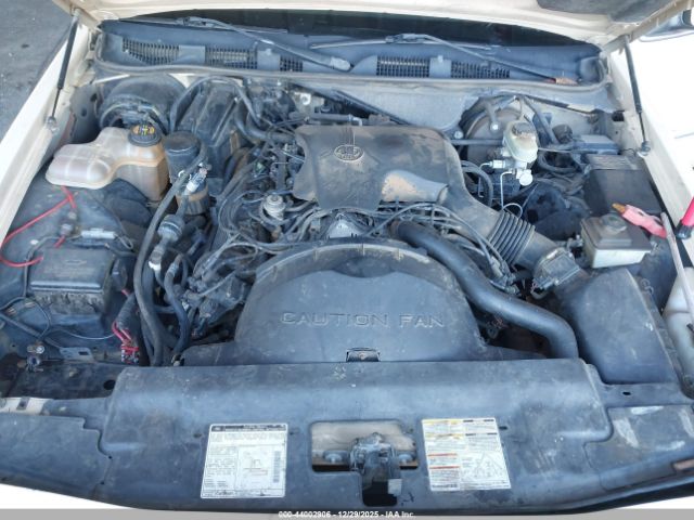 Ford Crown Victoria Image 13