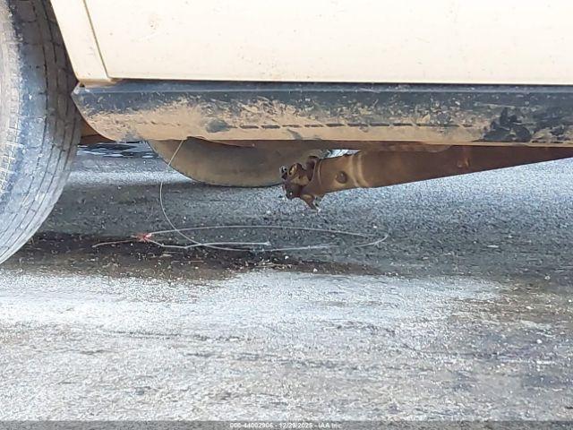 Ford Crown Victoria Image 3