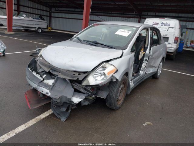 Nissan Versa 1.8s Image 2