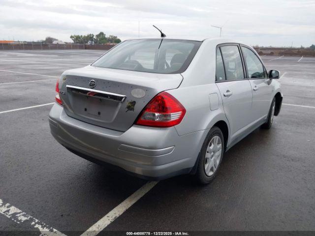Nissan Versa 1.8s Image 10