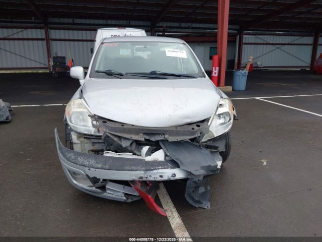 Nissan Versa 1.8s Image 12