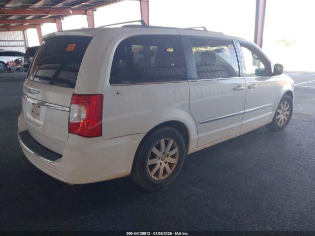 Chrysler Town & Country Touring Image 5