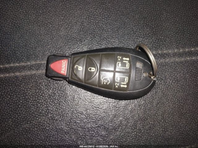 Chrysler Town & Country Touring Image 6