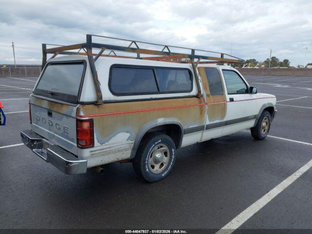 Dodge Dakota Image 2